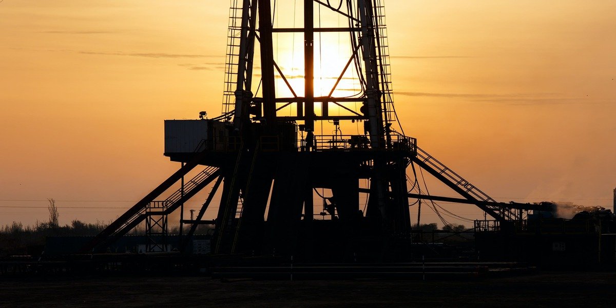 OPEC+ Resumes Output with 2022 Tapering Deal